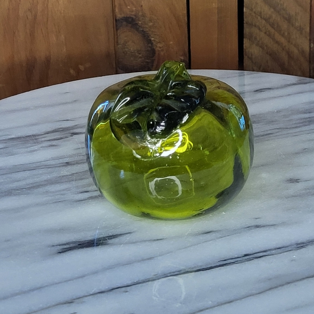 Amber Glass Apple - Picture 1 of 12
